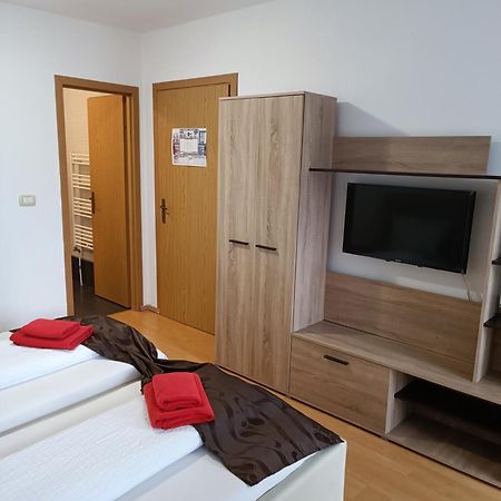 Family Pension Arad Exterior foto