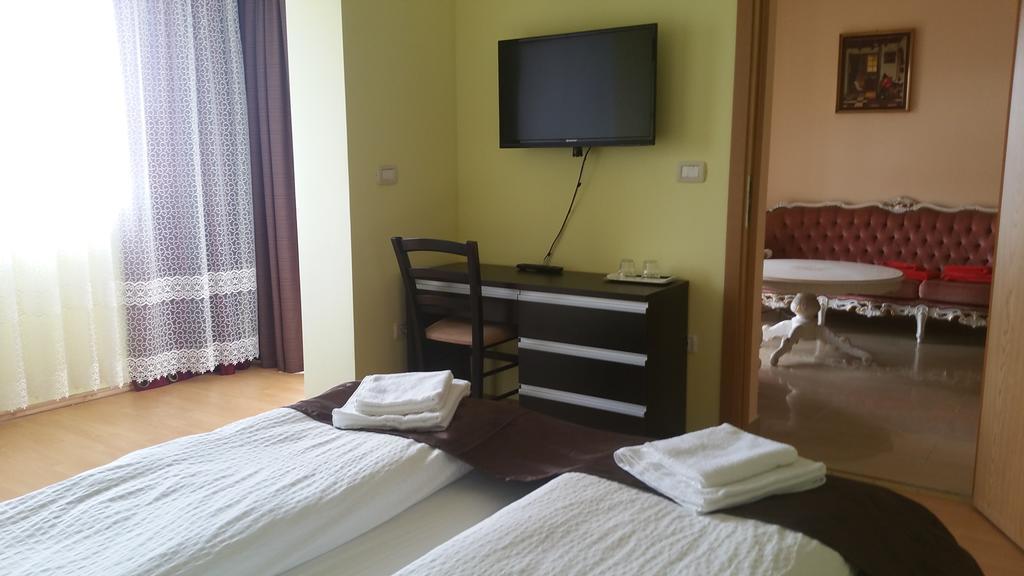 Family Pension Arad Exterior foto