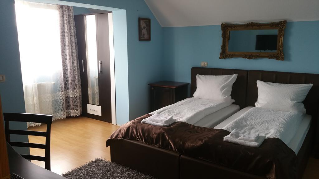 Family Pension Arad Exterior foto