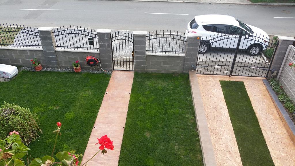 Family Pension Arad Exterior foto