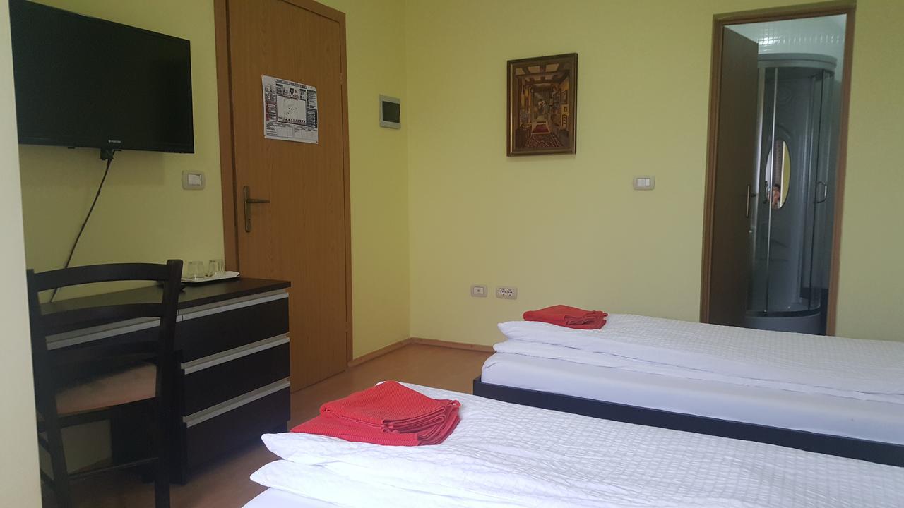 Family Pension Arad Exterior foto